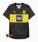 BorussiaDortmund-Camisetareserva-Puma-Bundesliga-ChampionsLeague-Negro-Amarillo-Disenosutil-Risca-Subtil-Temporada2024-25-GiovanniReyna-MarcelSabitzer-SebastienHaller-Karim_2