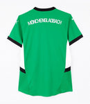 Borussia Mönchengladbach - 2024/2025 - Jersey Borussia Mönchengladbach - Uniform Borussia Mönchengladbach - Puma Borussia Mönchengladbach - Diseño moderno - Green - Black - White - Bundesliga - Copa de Germany - Away kit - Copa de 1975 - Franjas diagonales - Placa white - Escudo del Gladbach - Tecnologías innovadoras - Confort - Rendimiento.