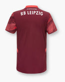 RB Leipzig - 2024/2025 - Jersey RB Leipzig - Uniform suplente RB Leipzig - Puma RB Leipzig - Diseño moderno - Red - Bundesliga - Competiciones europeas - Patrón gráfico - Cultura de Leipzig - Gola redonda - Escudo del club - Logo de Puma - Sponsor Red Bull - Tecnologías avanzadas - Rendimiento - Comodidad - Pasión - Energía.