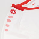 Stuttgart - 2024/2025 - Jersey Stuttgart - Jersey home Stuttgart - Uniform Stuttgart - Jako Stuttgart - Diseño clásico - Red and white - Rayas verticales - Bundesliga - Copa de Germany - Gola redonda - Escudo del club - Logo de Jako - Sponsor Mercedes-Benz - Tecnologías innovadoras - Confort - Rendimiento.