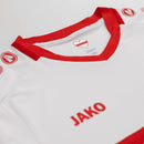 Stuttgart - 2024/2025 - Jersey Stuttgart - Jersey home Stuttgart - Uniform Stuttgart - Jako Stuttgart - Diseño clásico - Red and white - Rayas verticales - Bundesliga - Copa de Germany - Gola redonda - Escudo del club - Logo de Jako - Sponsor Mercedes-Benz - Tecnologías innovadoras - Confort - Rendimiento.