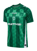 Werder Bremen - 2024/2025 - Jersey Werder Bremen - Uniform home Werder Bremen - Hummel Werder Bremen - Diseño clásico - Green and white - Detalles actuales - Bundesliga - Competición de fútbol - Gola in V - Escudo del club - Logo de Hummel - Tecnología avanzada - Rendimiento - Confort - Historia - Modernidad.