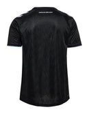 Werder Bremen - 2024/2025 - Jersey Werder Bremen - Uniform alternate Werder Bremen - Hummel Werder Bremen - Diseño moderno - Black - Green - Yellow - Bundesliga - Copa de Germany - Patrón gráfico abstracto - Identidad del club - Gola redonda - Escudo del club - Logo de Hummel - Sponsor WIESENHOF - Tecnologías innovadoras - Confort - Rendimiento.