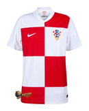 Croatia - 2024/2025 - Jersey Croatia - Uniform home Croatia - Nike Croatia - Diseño clásico - Red and white - Cuadros - Euro - Nations League - Qualifiers World Cup - Gola redonda - Escudo ajedrezado de Croatia - Swoosh de Nike - Pants white - Socks rojos - Tecnologías innovadoras - Confort - Rendimiento - Identidad - Historia.
