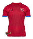 Serbia - 2024/2025 - Jersey Serbia - Uniform home Serbia - Puma Serbia - Diseño clásico - Red - Euro - Nations League - Qualifiers World Cup - Escudo nacional - Detalles estilizados - Gola redonda - Pants white - Socks rojos - Tradición - Identidad - Tecnologías innovadoras - Confort - Rendimiento.