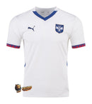 Serbia - 2024/2025 - Jersey Serbia - Uniform alternate Serbia - Puma Serbia - Diseño moderno - White - Serbia - Naturaleza serbia - Euro - Nations League - Qualifiers World Cup - Đavolja Varoš - La cueva del diablo - Montaña Radan - Puños rojos and azules - Arco lumbar blue royal - Gola V - Escudo de la Federación de Serbia - Pants blancos - Socks blancos - Cultura serbia - Identidad - Tecnologías innovadoras - Confort - Rendimiento.