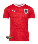 Austria 2024/2025 - Jersey Austria - Uniform home Austria - Puma Austria - Diseño clásico - Red - Euro - Nations League - Qualifiers World Cup - Escudo nacional - Detalles estilizados - Gola redonda - Pants blancos - Socks rojos - Tradición - Identidad - Tecnologías innovadoras - Confort - Rendimiento.
