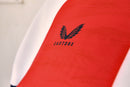 Feyenoord 2024/2025 - Jersey Feyenoord - Uniform home Feyenoord - Castore Feyenoord - Eredivisie - Diseño moderno - Diseño elegante - Red - White - Black - Identidad del club - Gola redonda - Escudo del Feyenoord - Logo de Castore - Pasión - Historia - Tecnologías innovadoras - Confort - Rendimiento.