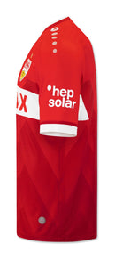 VfB Stuttgart 2024/2025 - Jersey alternate VfB Stuttgart - Jako VfB Stuttgart - Bundesliga - Champions League - Diseño moderno - Detalles únicos - Blue - White - Red - Gola redonda - Escudo del VfB Stuttgart - Logo de Jako - Historia del club - Identidad del club - Tecnologías innovadoras - Confort - Rendimiento.
