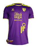 Málaga 2024/2025 - Jersey de away Málaga - Color purple - La Liga 2 - Estilo único - Temporada - Fútbol - Equipamiento deportivo - Distintivo - Original.